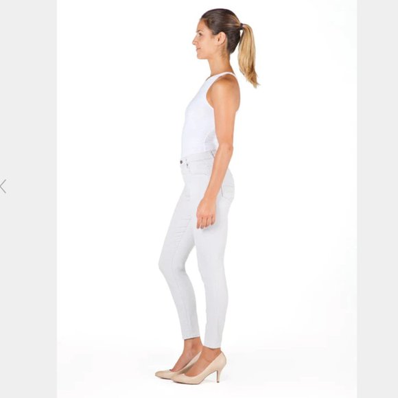 Second Yoga Jeans High Rise Ankle light Greige with 5 pockets size 31 - Picture 1 of 13